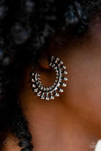 Load image into Gallery viewer, Paparazzi The Way You Make Me Wheel - Silver