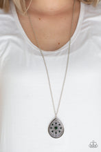 Load image into Gallery viewer, I Am Queen - Green freeshipping - Sassy Sparkles $5 Jewelry