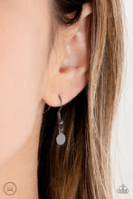 Load image into Gallery viewer, Paparazzi Champagne Catwalk - Black (Choker)