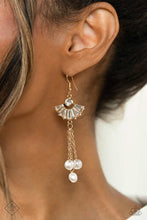 Load image into Gallery viewer, Paparazzi London Season Lure - Gold