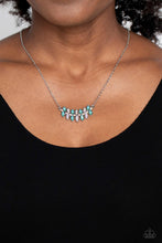 Load image into Gallery viewer, Paparazzi Lustrous Laurels - Green