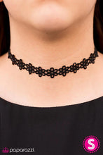 Load image into Gallery viewer, Paparazzi Daisy Love - Black (Choker)
