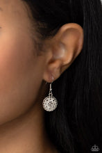 Load image into Gallery viewer, Paparazzi Chrysanthemum Craze - Yellow
