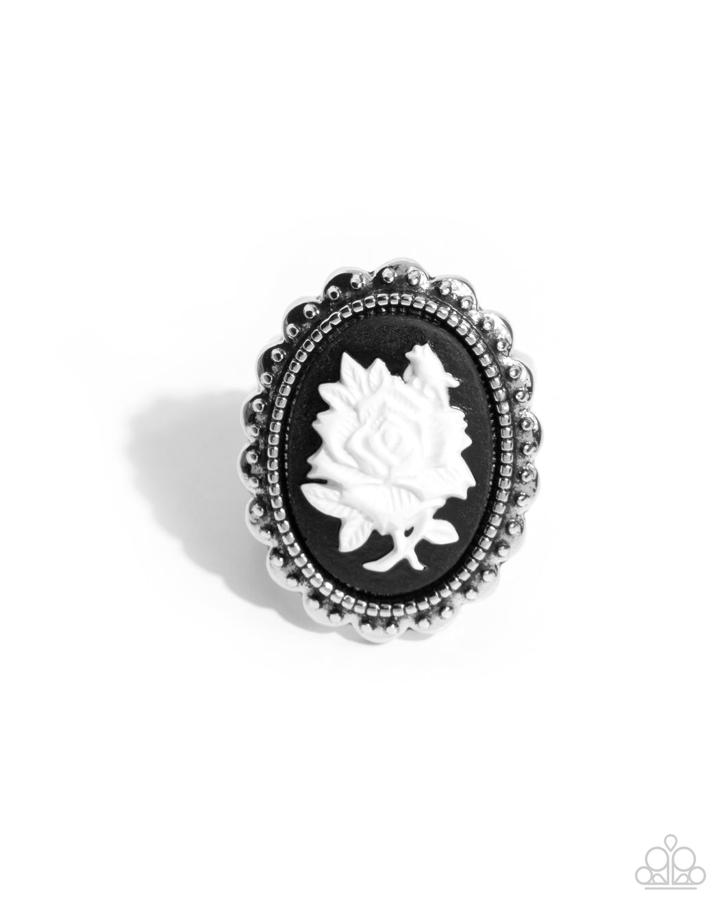 Paparazzi Beautiful Bloom - White