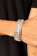 Load image into Gallery viewer, Paparazzi Western Nomad - Silver
