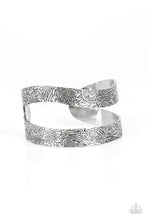 Load image into Gallery viewer, Paparazzi Garden Goddess - Silver
