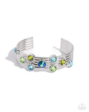 Load image into Gallery viewer, Paparazzi  Majestic Medallions - Green
