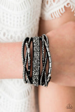 Load image into Gallery viewer, Paparazzi Glam Vibes - Black
