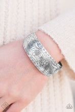 Load image into Gallery viewer, Meadow Music - Silver - VENDOR _NAME - Sassy Sparkles $5 Jewelry
