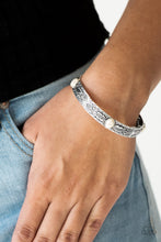 Load image into Gallery viewer, Wild West Story - White freeshipping - Sassy Sparkles $5 Jewelry

