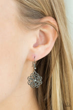 Load image into Gallery viewer, Vintage Vogue - Black freeshipping - Sassy Sparkles $5 Jewelry
