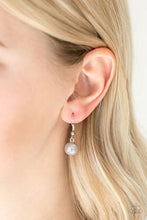 Load image into Gallery viewer, Paparazzi One-Woman Show - Silver
