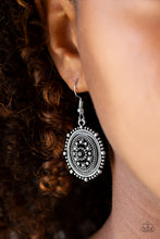 Load image into Gallery viewer, Picture of WEALTH - Black freeshipping - Sassy Sparkles $5 Jewelry
