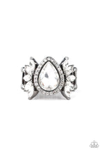 Load image into Gallery viewer, Paparazzi Really Regal - Black
