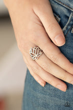 Load image into Gallery viewer, Paparazzi Lotus Lover - Silver
