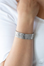 Load image into Gallery viewer, Read The VINE Print - Silver freeshipping - Sassy Sparkles $5 Jewelry
