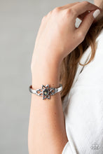 Load image into Gallery viewer, Sahara Garden - Black freeshipping - Sassy Sparkles $5 Jewelry
