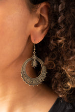 Load image into Gallery viewer, Paparazzi Solar Orbit - Brass - VENDOR _NAME - Sassy Sparkles $5 Jewelry
