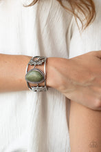 Load image into Gallery viewer, Sahara Seasons - Green freeshipping - Sassy Sparkles $5 Jewelry
