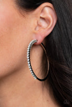 Load image into Gallery viewer, Making Rounds - White freeshipping - Sassy Sparkles $5 Jewelry
