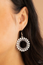 Load image into Gallery viewer, Paparazzi Radiating Radiance - Silver
