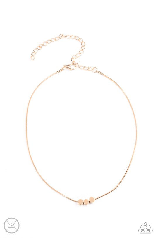 Paparazzi Dynamically Dainty - Gold