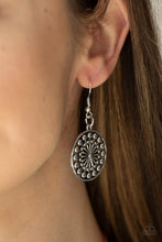 Load image into Gallery viewer, One Mandala Show - Orange - VENDOR _NAME - Sassy Sparkles $5 Jewelry
