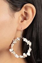 Load image into Gallery viewer, Paparazzi Mineral Mantra - White
