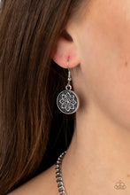 Load image into Gallery viewer, Paparazzi Western Zen - Red
