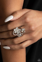 Load image into Gallery viewer, Paparazzi Fairy Circle - White
