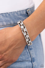 Load image into Gallery viewer, Paparazzi Scattered Springtime - White
