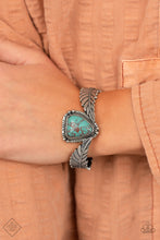 Load image into Gallery viewer, Desert Roost - Blue freeshipping - Sassy Sparkles $5 Jewelry
