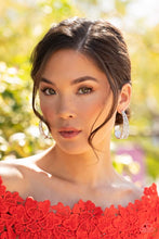 Load image into Gallery viewer, Paparazzi Cold as Ice - White - Life of the Party April 2022 - VENDOR _NAME - Sassy Sparkles $5 Jewelry
