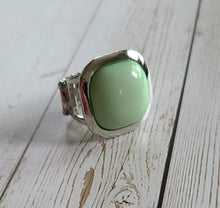 Load image into Gallery viewer, Pop-ularity Contest - Green freeshipping - Sassy Sparkles $5 Jewelry
